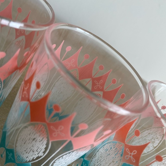 Set of 4 1950’s Vintage MCM Anchor Hocking Pink and Turquoise Juice Glasses - Picture 6 of 11